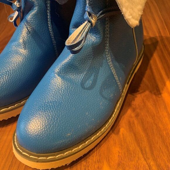 Boots, never worn, sz 7, faux leather and shearling, bright blue - Picture 2 of 16